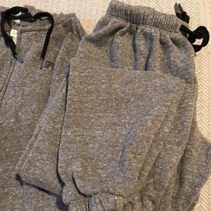 VS pink, grey sweatsuit